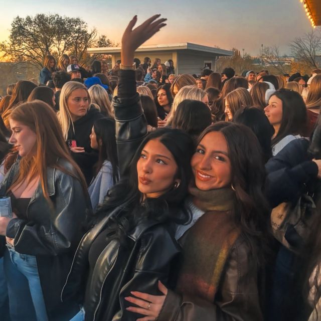 thanksgiving break checklist: 

suitcase packed, hometown ex unblocked, and plans for Wednesday night made 👀